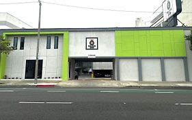 Deluxe Inn Hawthorne/ Lax